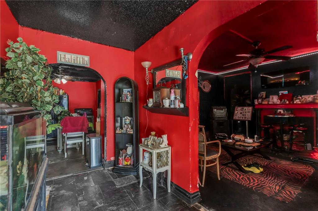 3rd image of 4010 Chestnut Ave, Kansas City, MO 64130 | MLS# 2636384