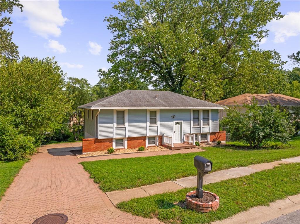 25th image of 1833 N York St, Independence, MO 64058 | MLS# 2636393