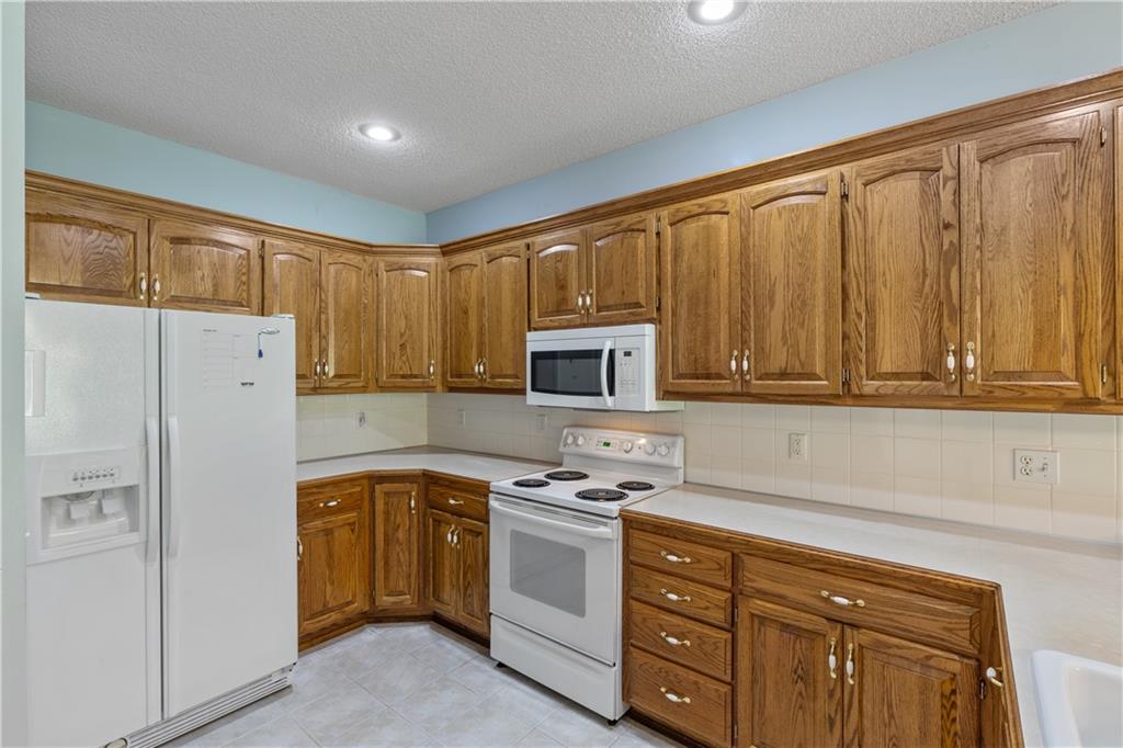3rd image of 7412 N Campbell St, Kansas City, MO 64118 | MLS# 2636402