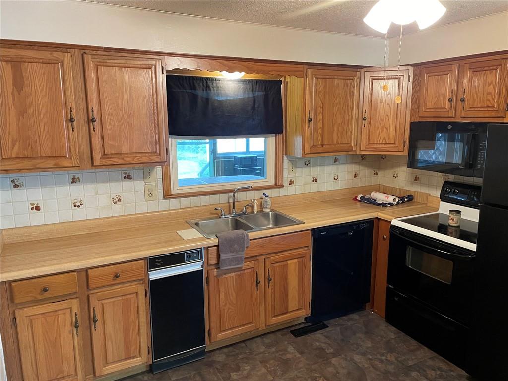 2nd image of 12102 E 47th Ter, Independence, MO 64055 | MLS# 2636411