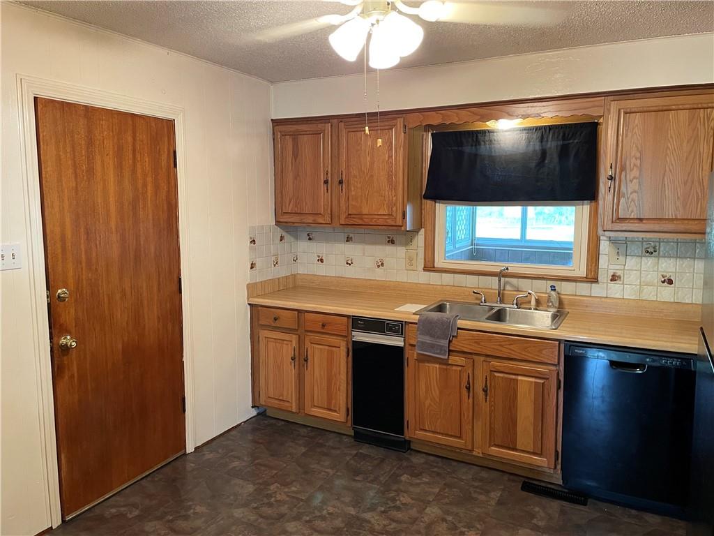 3rd image of 12102 E 47Th Ter, Independence, MO 64055 | MLS# 2636411