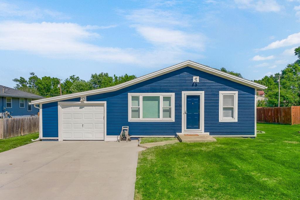 1st image of 841 N Washington St, Spring Hill, KS 66083 | MLS# 2636412