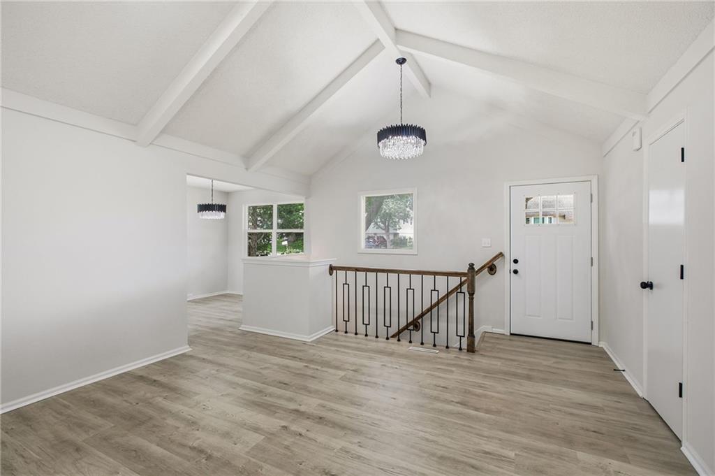 4th image of 3702 Ne Grant St, Lee's Summit, MO 64064 | MLS# 2636414