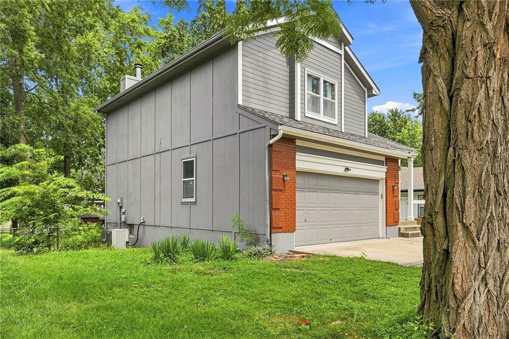 30th image of 1207 Sw Eastman Ct, Blue Springs, MO 64015 | MLS# 2636426