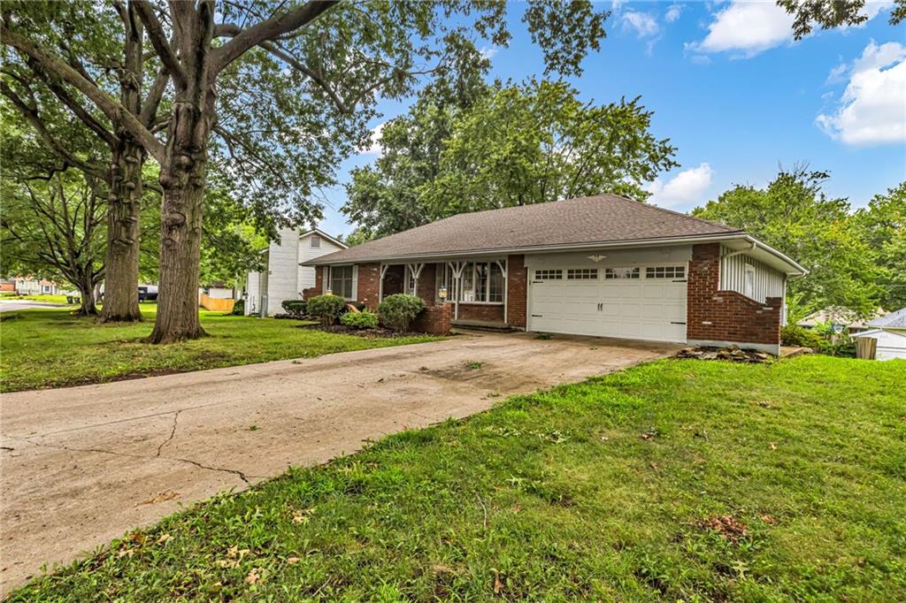 1st image of 1235 Sw Horizon Dr, Blue Springs, MO 64015 | MLS# 2636447