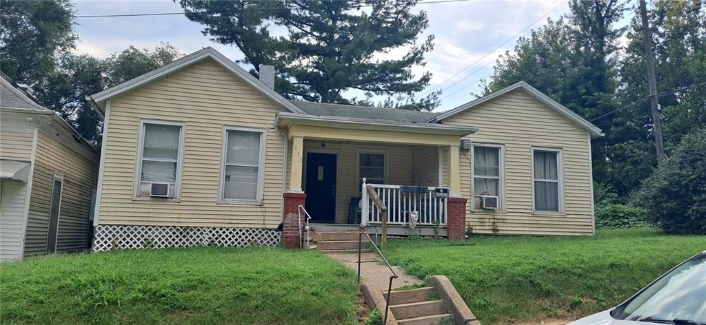 1st image of 912 Ridenbaugh St, Saint Joseph, MO 64501 | MLS# 2636485