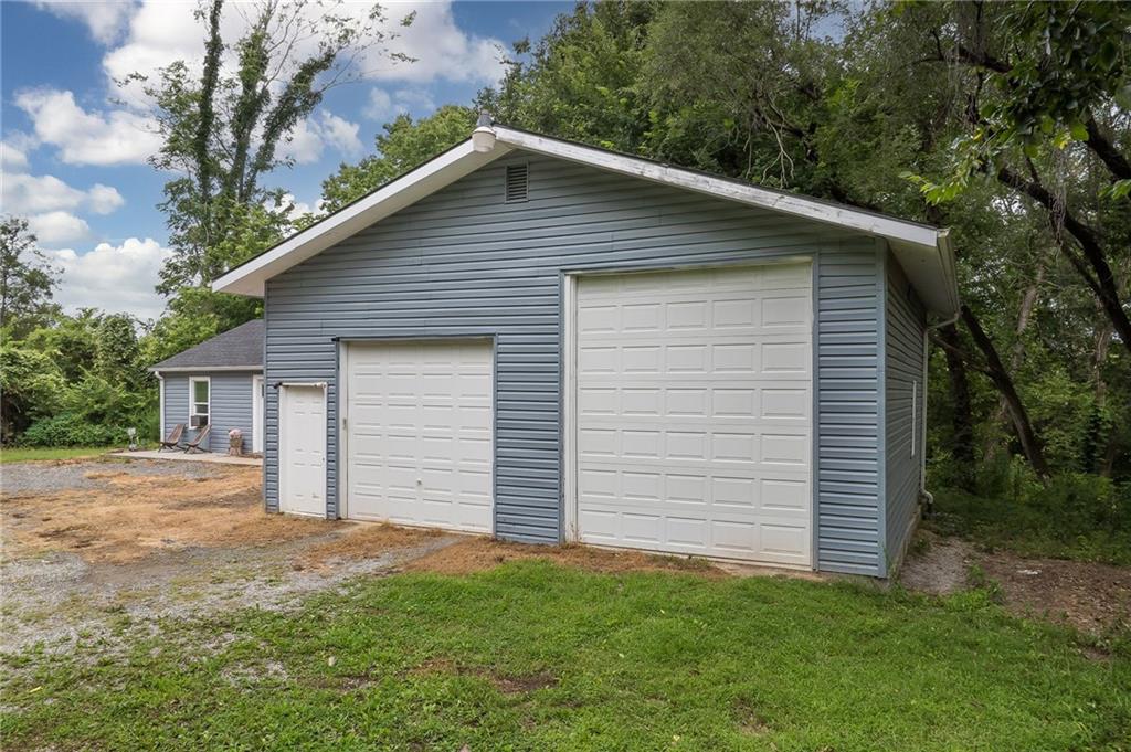 2nd image of 400 Austin St, St Joseph, MO 64505 | MLS# 2636491