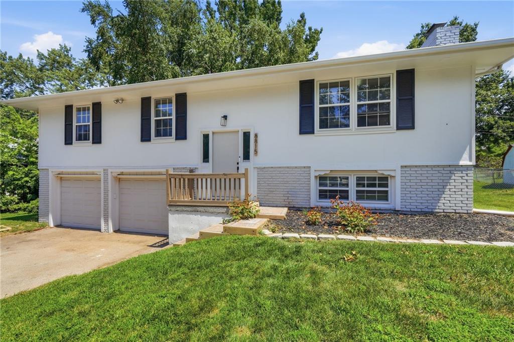 4th image of 8815 N Grand Ave, Kansas City, MO 64155 | MLS# 2636503