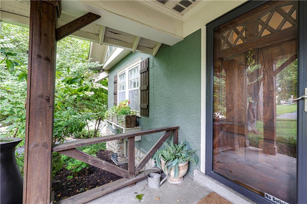 2nd image of 4921 Wyoming St, Kansas City, MO 64112 | MLS# 2636504