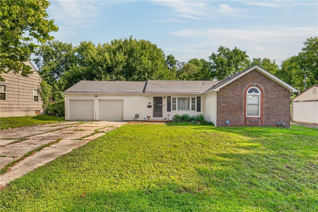 1st image of 7904 E 87th St, Raytown, MO 64138 | MLS# 2636505