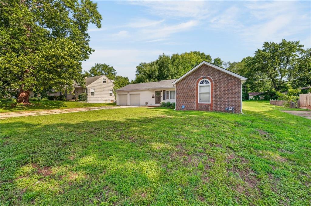 2nd image of 7904 E 87th St, Raytown, MO 64138 | MLS# 2636505