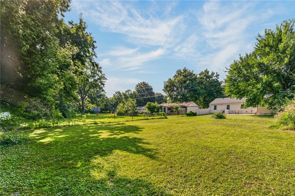 35th image of 7904 E 87th St, Raytown, MO 64138 | MLS# 2636505