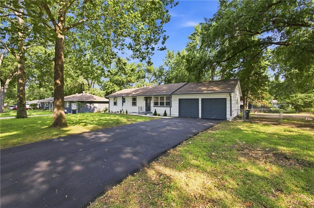 1st image of 4514 E 113th St, Kansas City, MO 64137 | MLS# 2636507