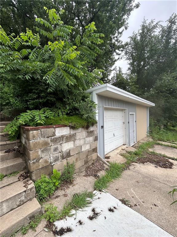 2nd image of 1221 Prospect Ave, Saint Joseph, MO 64501 | MLS# 2636511