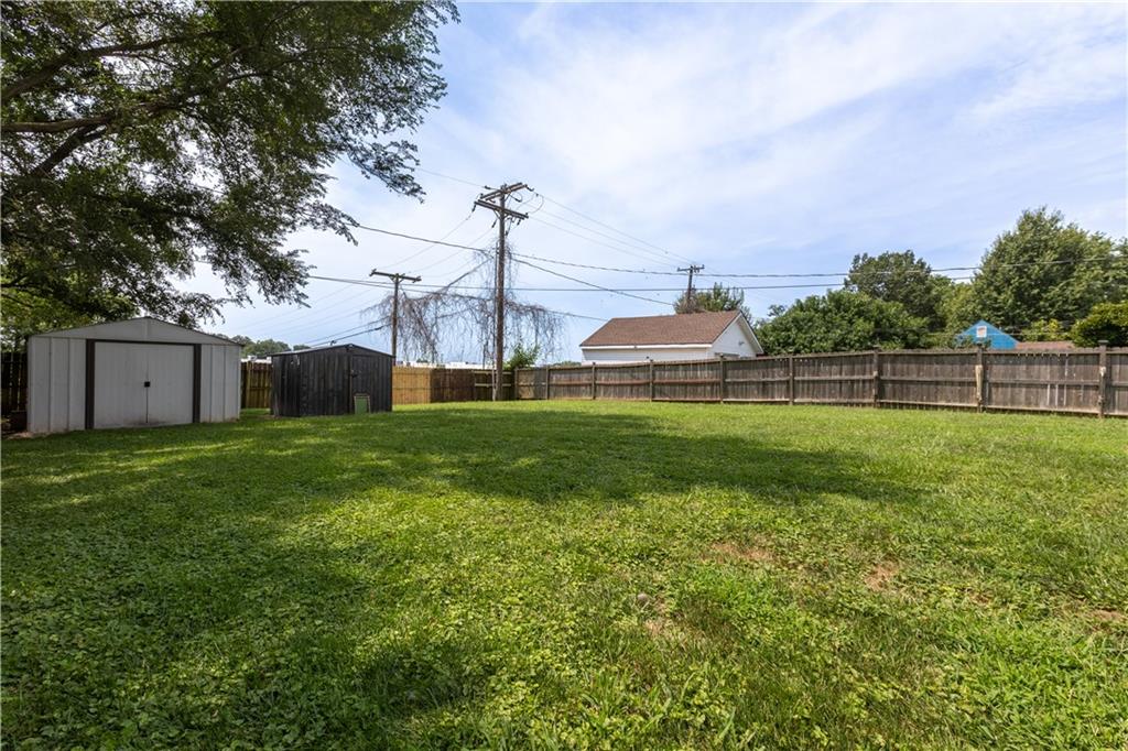 22nd image of 607 Ne 66th Ter, Kansas City, MO 64118 | MLS# 2636528