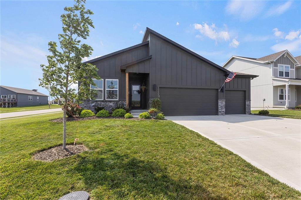 2nd image of 10600 N Jefferson St, Kansas City, MO 64155 | MLS# 2636534