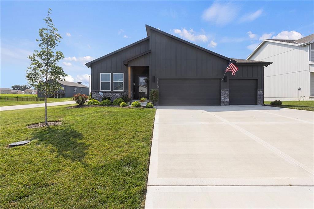1st image of 10600 N Jefferson St, Kansas City, MO 64155 | MLS# 2636534