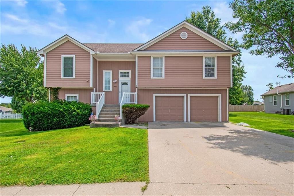1st image of 2338 Ne Overbrook Dr, Blue Springs, MO 64029 | MLS# 2636547