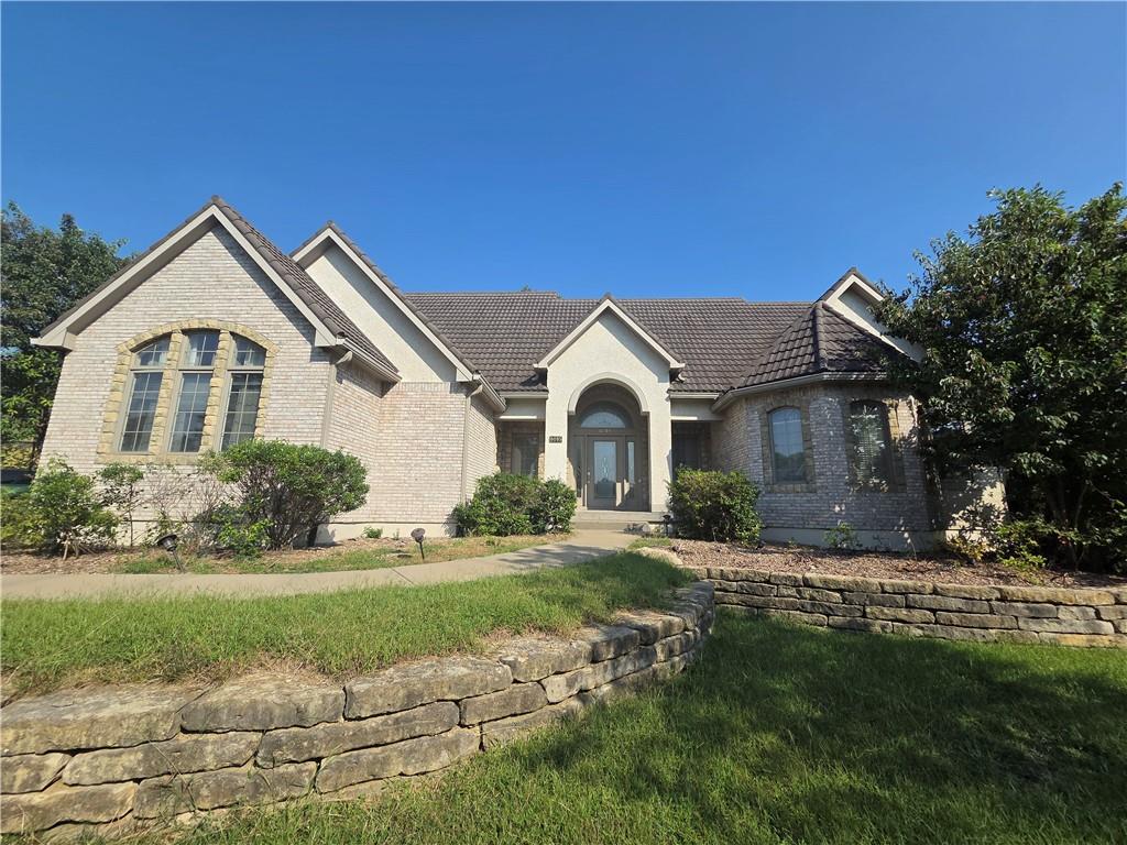 1st image of 6095 Westwood Ct, Parkville, MO 64152 | MLS# 2636549