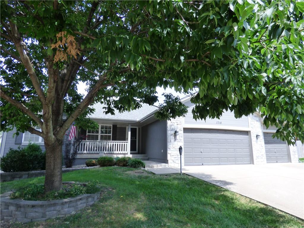 2nd image of 1716 Black Bear Ct, Raymore, MO 64083 | MLS# 2636559