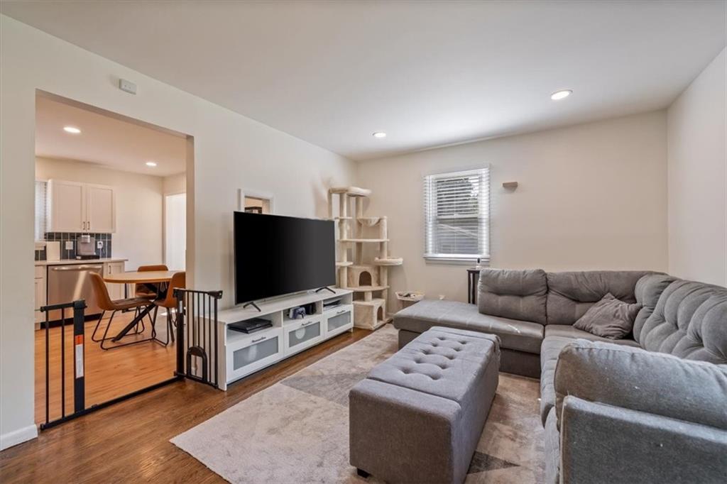 2nd image of 5709 E 107th Ter, Kansas City, MO 64137 | MLS# 2636560