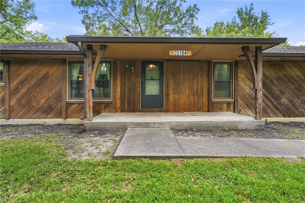 4th image of 20104 Pickering Rd, Belton, MO 64012 | MLS# 2636561