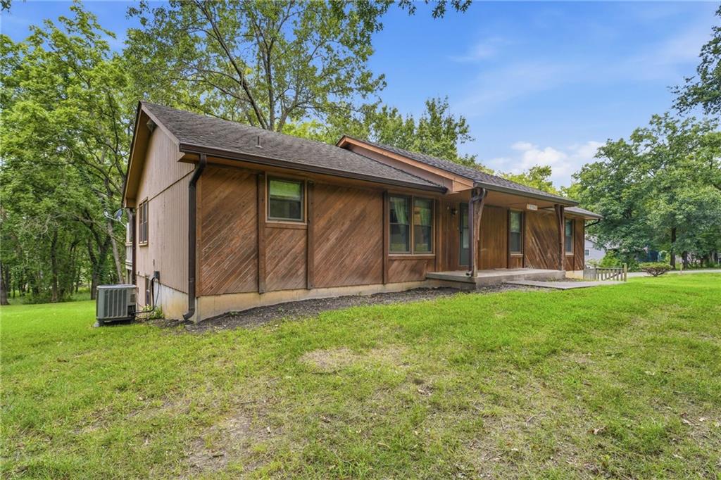 2nd image of 20104 Pickering Rd, Belton, MO 64012 | MLS# 2636561