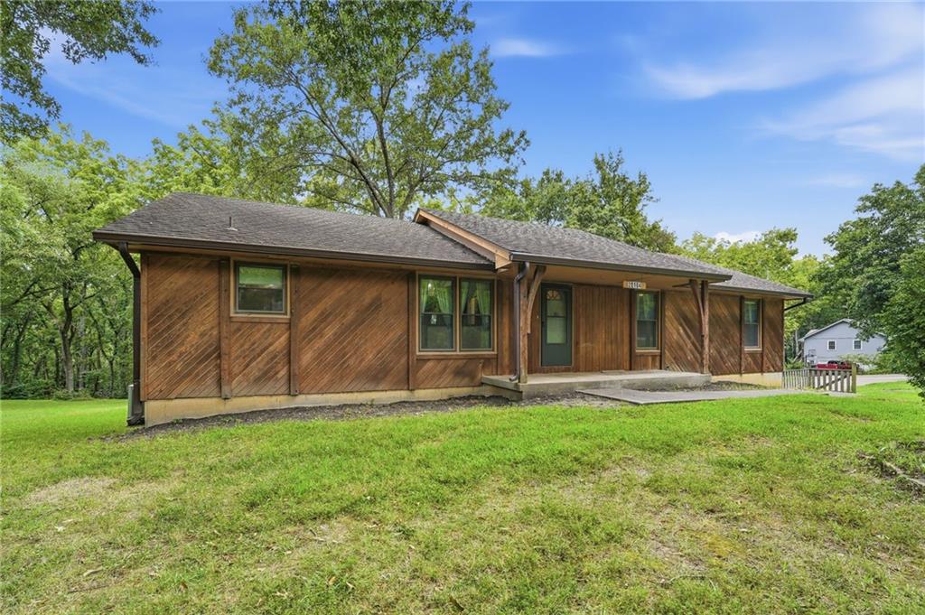 3rd image of 20104 Pickering Rd, Belton, MO 64012 | MLS# 2636561