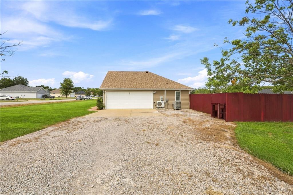 3rd image of 389 Se 971 Rd, Knob Noster, MO 65336 | MLS# 2636569