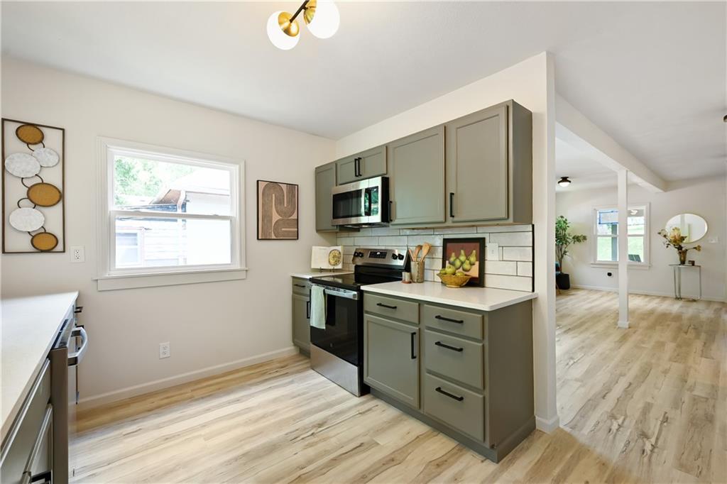4th image of 402 E Fair St, Independence, MO 64055 | MLS# 2636577