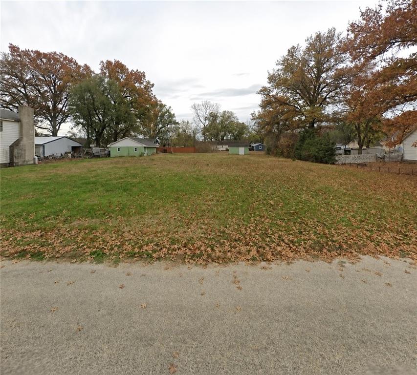 1st image of 207 Kickapoo St, Easton, KS 66020 | MLS# 2636579