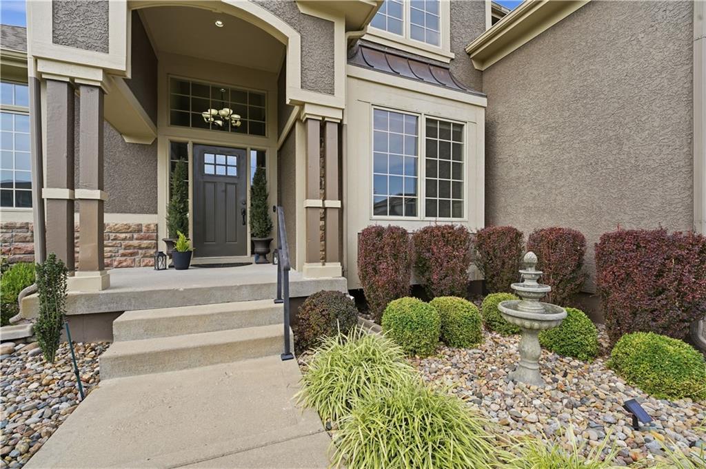 57th image of 1716 Sw Kendall Dr, Lee's Summit, MO 64082 | MLS# 2636599