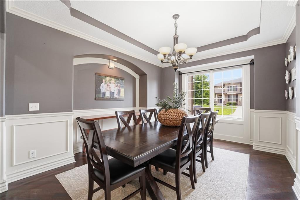 2nd image of 1716 Sw Kendall Dr, Lee's Summit, MO 64082 | MLS# 2636599