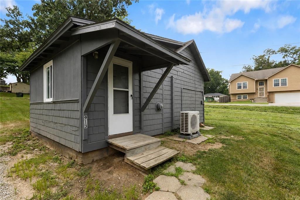 1st image of 911 913 Franklin St, Leavenworth, KS 66048 | MLS# 2636611