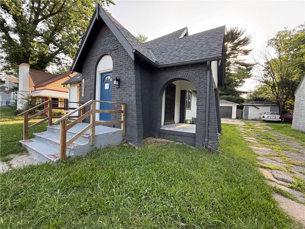 2nd image of 6445 S Benton Ave, Kansas City, MO 64132 | MLS# 2636629