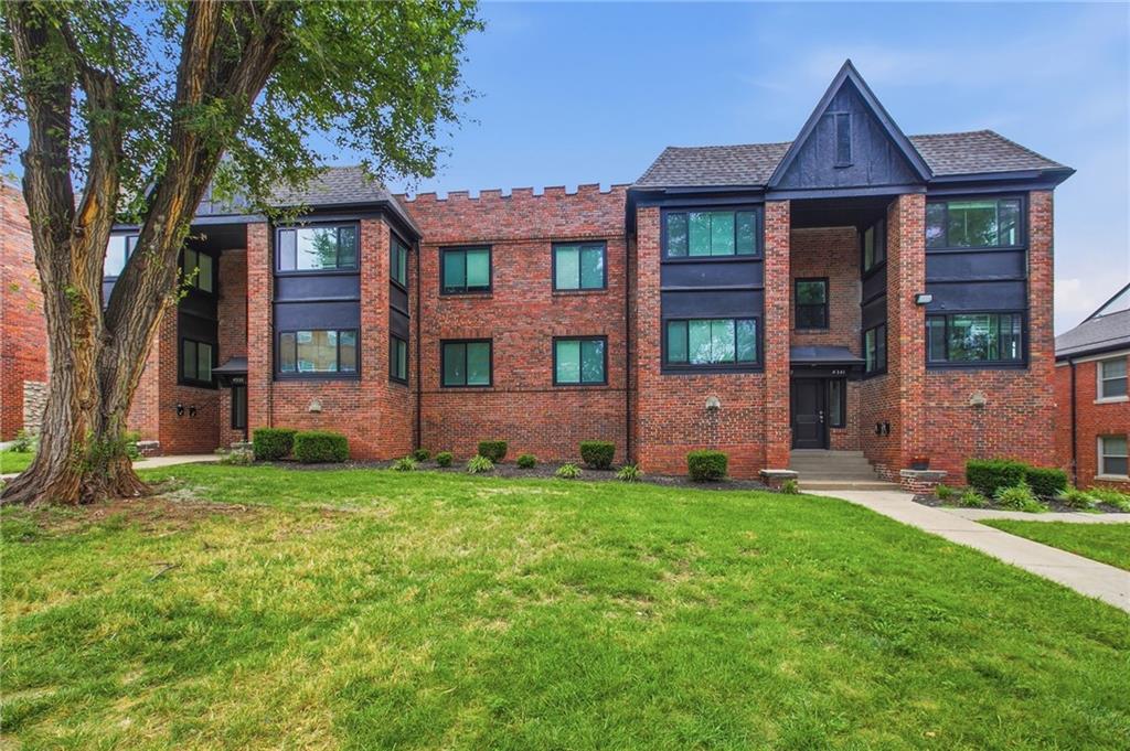 2nd image of 4335 Mercier St, Kansas City, MO 64111 | MLS# 2636645