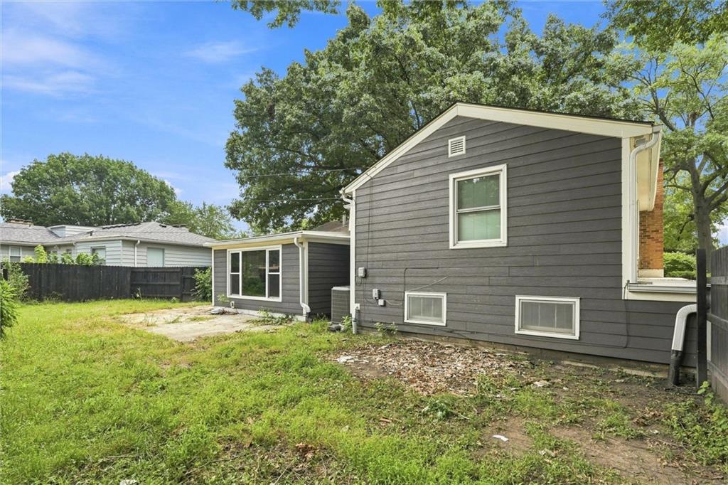 30th image of 1216 Meadow Lake Pkwy, Kansas City, MO 64114 | MLS# 2636654