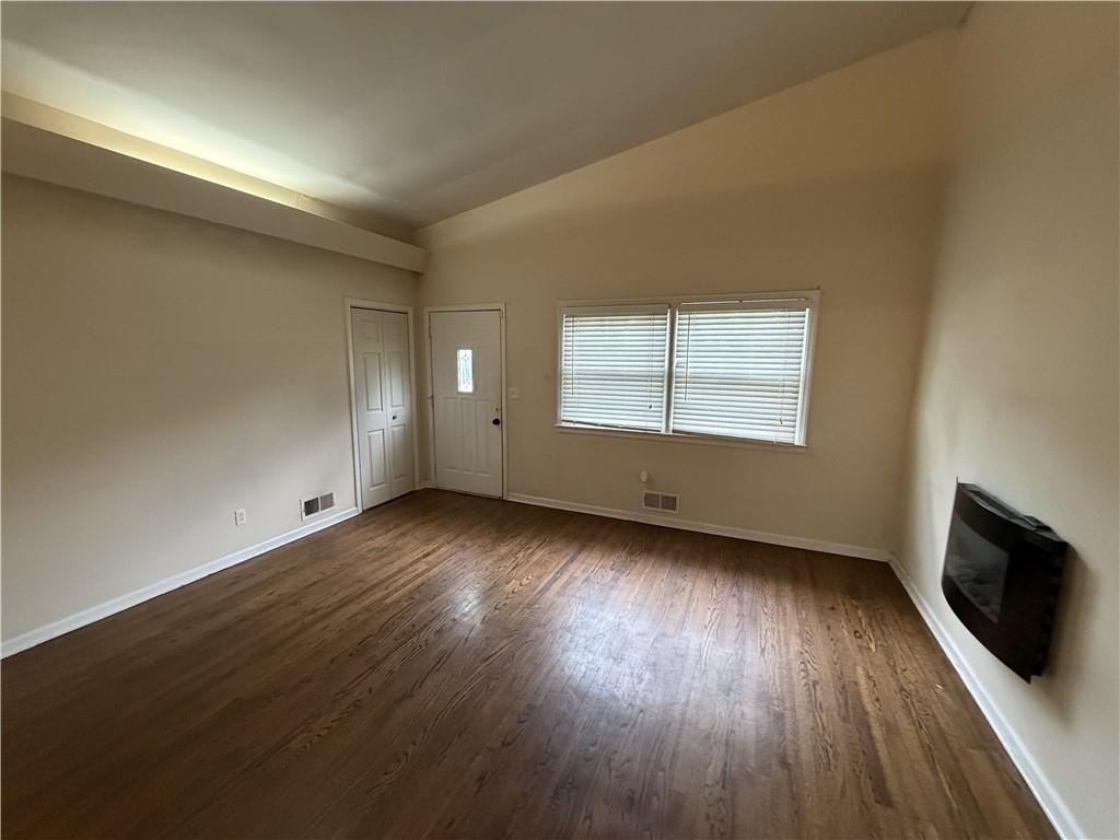 3rd image of 401 E 90Th Ter, Kansas City, MO 64131 | MLS# 2636657
