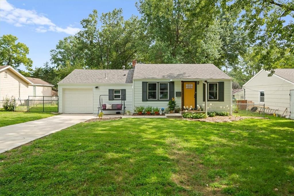 1st image of 605 E 90th St, Kansas City, MO 64131 | MLS# 2636682
