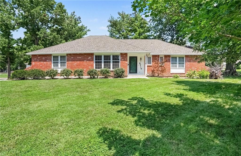 1st image of 5716 W 97th Ter, Overland Park, KS 66207 | MLS# 2636702