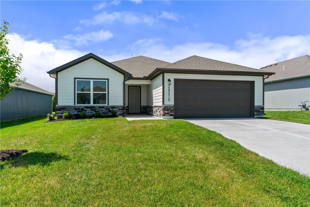 1st image of 705 Sw 6th Ter, Oak Grove, MO 64075 | MLS# 2636745