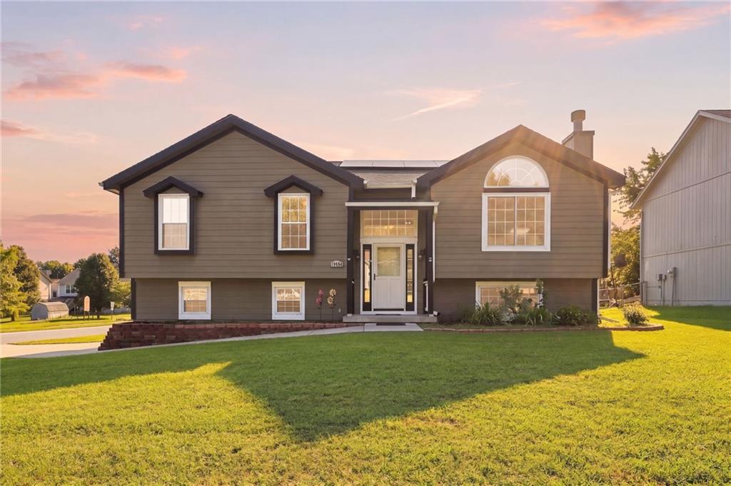 1st image of 16403 Hinkle Ave, Belton, MO 64012 | MLS# 2636789