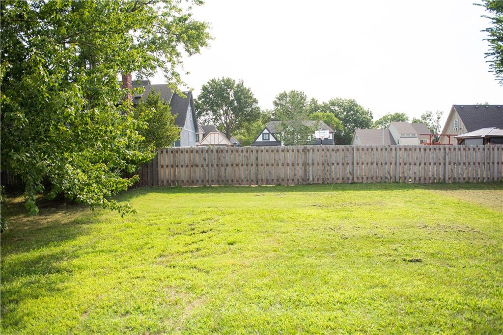 28th image of 9805 View High Dr, Kansas City, MO 64134 | MLS# 2636791