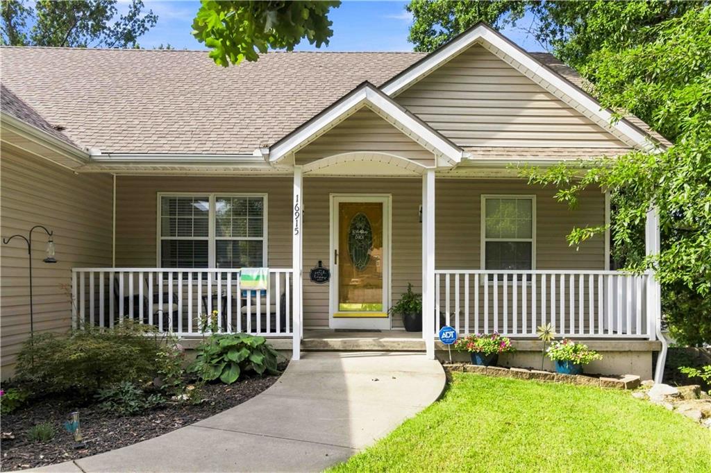 3rd image of 16915 E 41St Ter S, Independence, MO 64055 | MLS# 2636815
