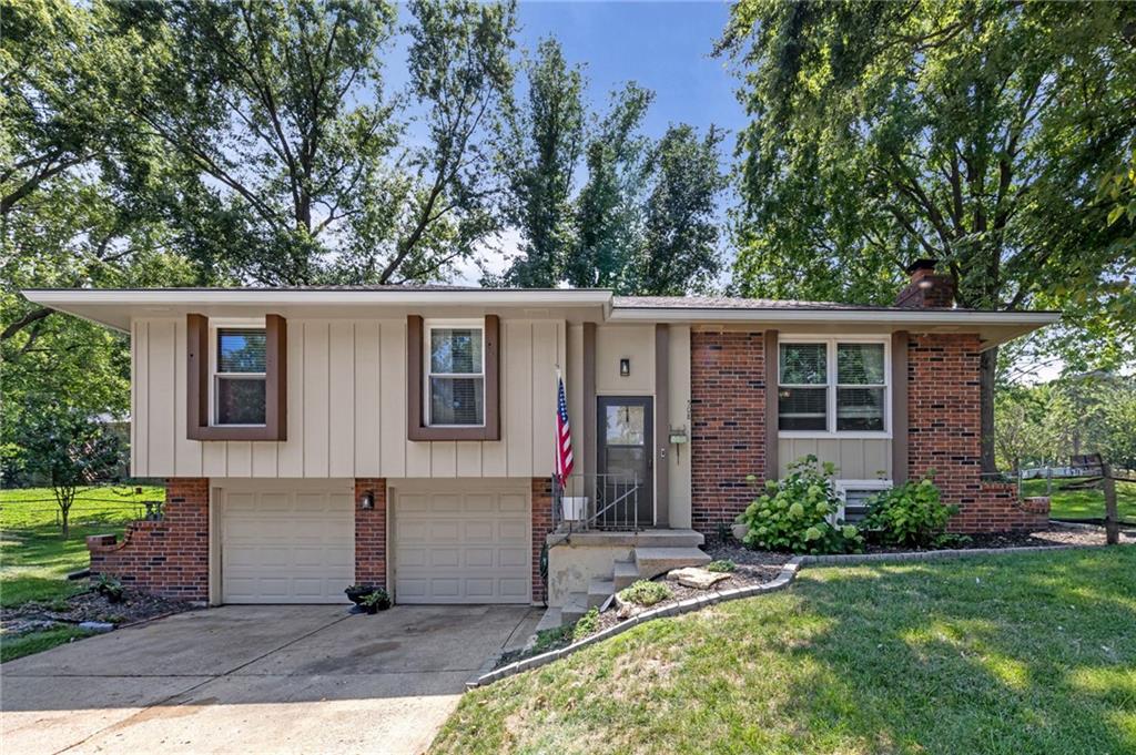 1st image of 508 Ne Grant Dr, Blue Springs, MO 64014 | MLS# 2636816