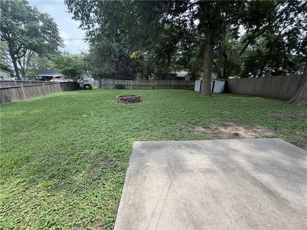 17th image of 8829 N Holmes St, Kansas City, MO 64155 | MLS# 2636826