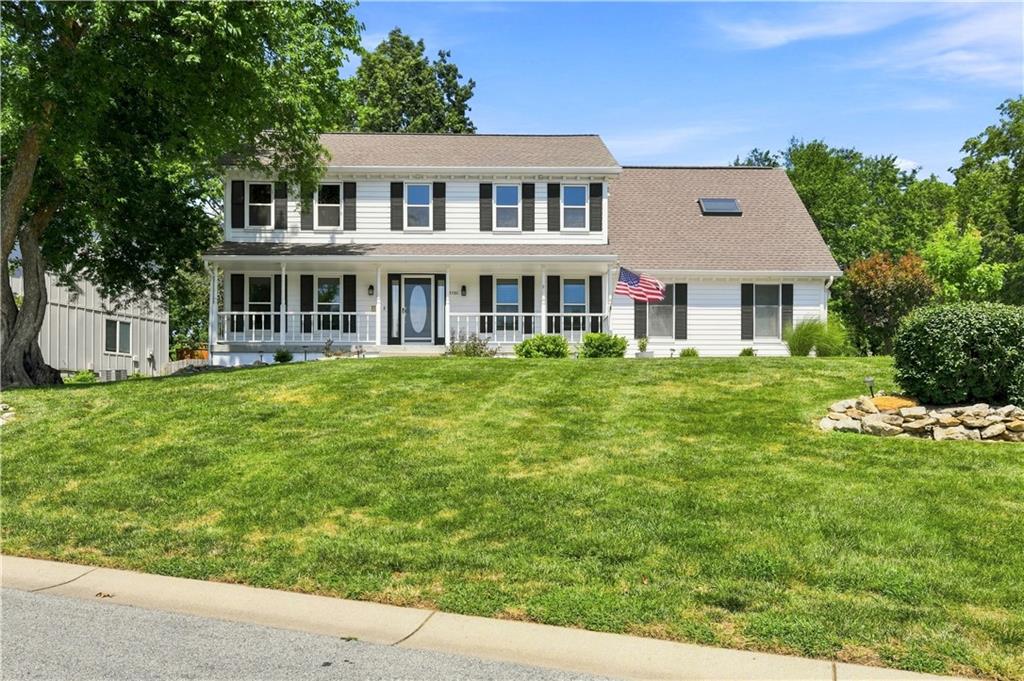 1st image of 2700 Nw Bent Tree Cir, Lee's Summit, MO 64081 | MLS# 2636831