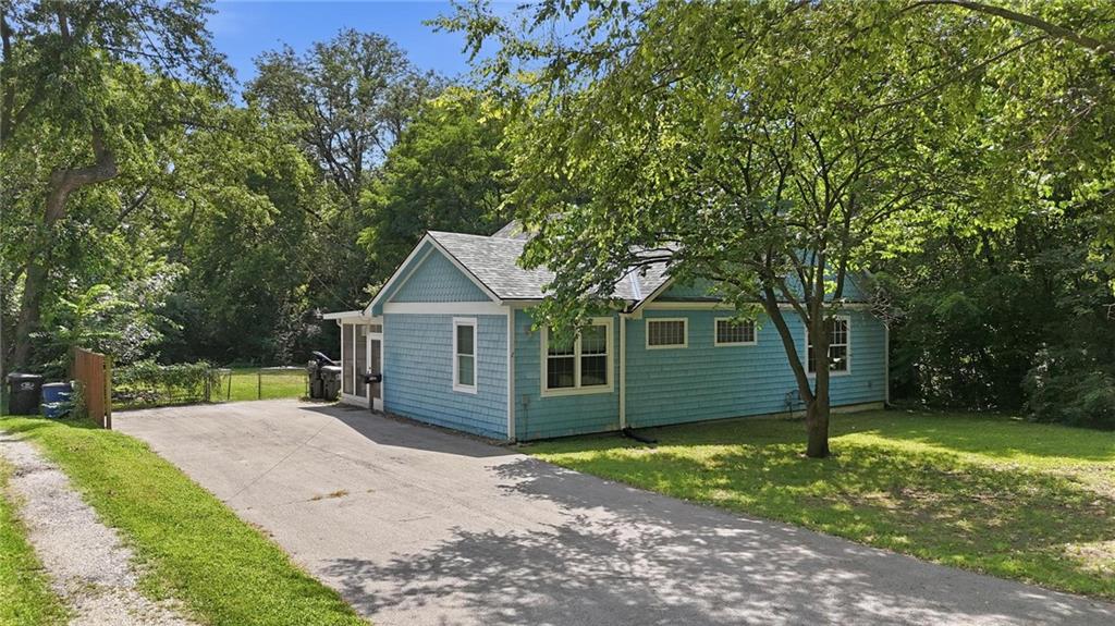 1st image of 1109 E Gudgell Ave, Independence, MO 64055 | MLS# 2636838