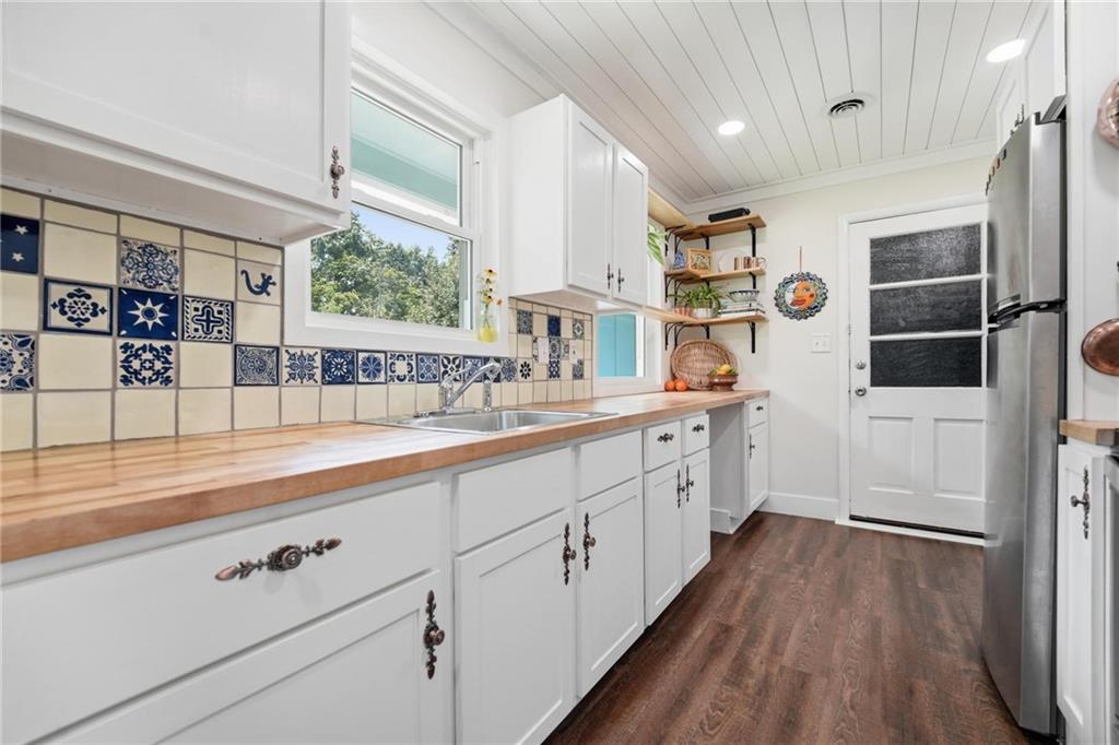 2nd image of 2528 Moundview Dr, Lawrence, KS 66049 | MLS# 2636840