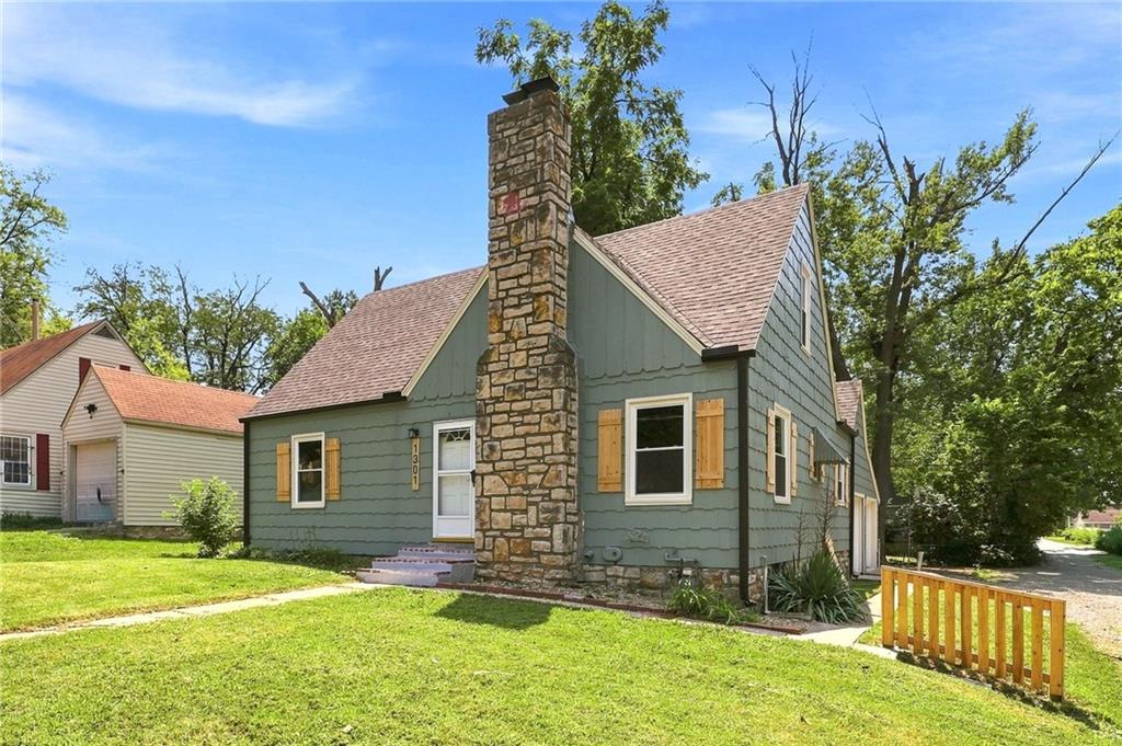 4th image of 1301 E 80Th St, Kansas City, MO 64131 | MLS# 2636850